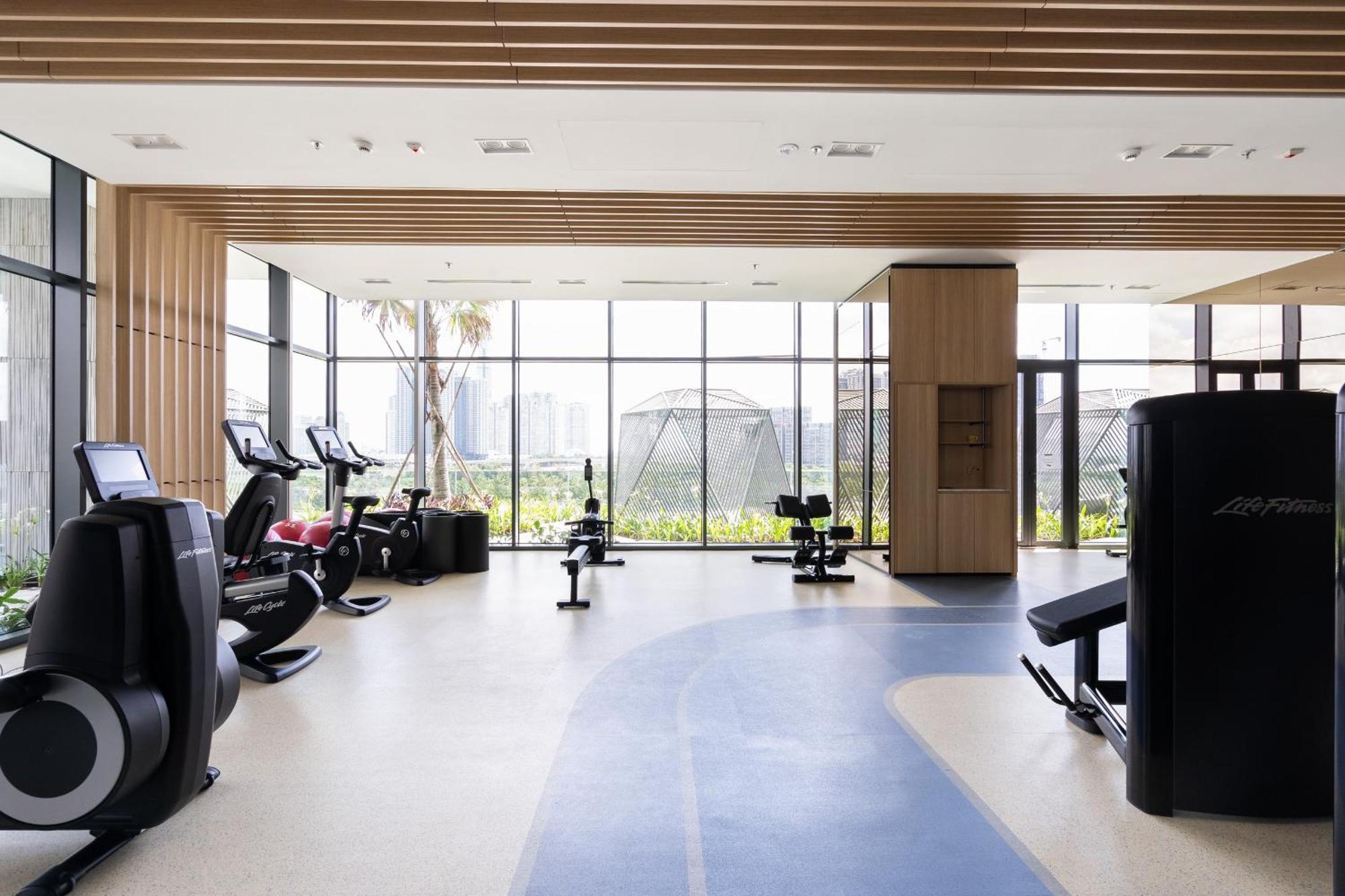 The Crest-Central Saigon Riverside -Free Pool-Gym-Sauna Room-Yoga Room Хошимин Екстериор снимка