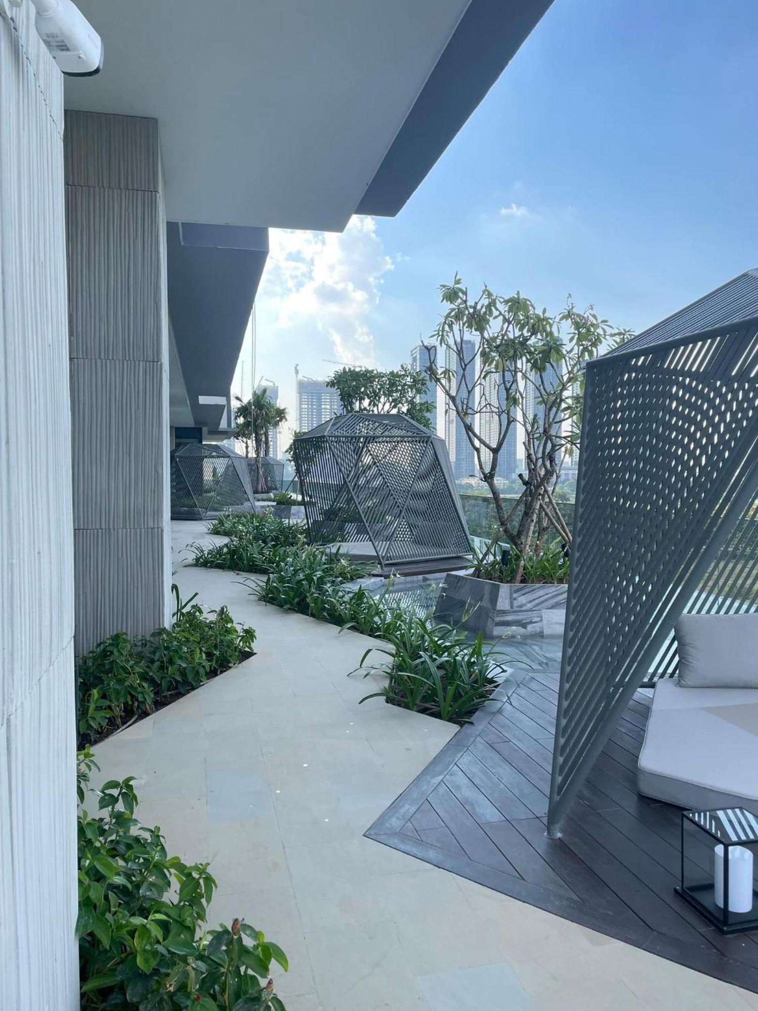 The Crest-Central Saigon Riverside -Free Pool-Gym-Sauna Room-Yoga Room Хошимин Екстериор снимка